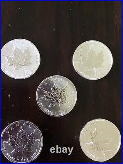 Lot of 5 2008 1 oz Canadian. 9999 Silver Maple Leaf Coins Unc